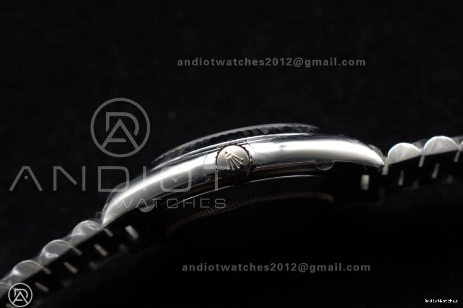 A Weight Crystal Black Dial 40 GSF on Bracelet SS Gain DayDate 718 President Bright 1002